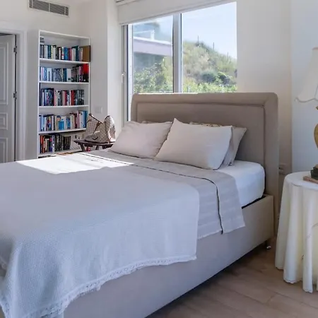 Βίλα Charming With Amazing View In Bodrum *
