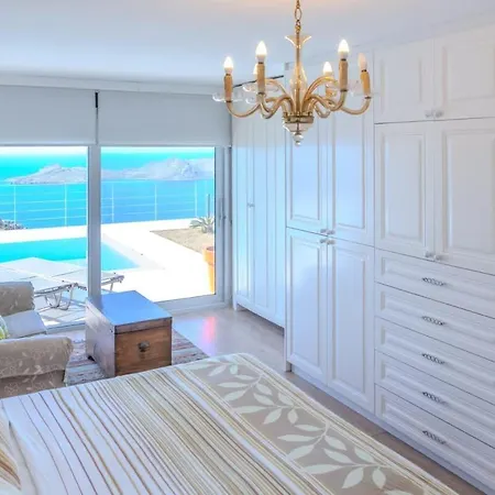 Βίλα Charming With Amazing View In Bodrum *