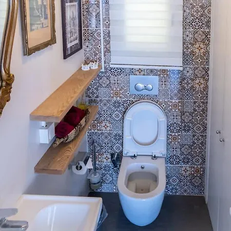 Charming With Amazing View In Bodrum Βίλα *