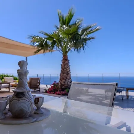 Βίλα Charming With Amazing View In Bodrum *